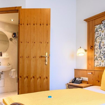 Hotel Goldener Hirsch ฟรีดริชส์ฮาเฟน ภายนอก รูปภาพ