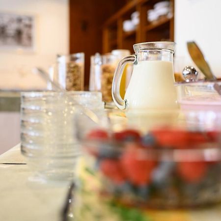 Hotel Goldener Hirsch ฟรีดริชส์ฮาเฟน ภายนอก รูปภาพ