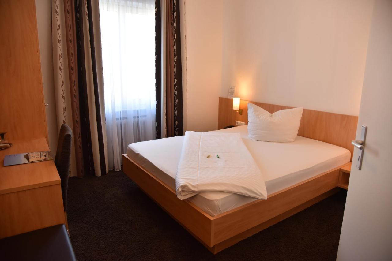 Hotel Goldener Hirsch ฟรีดริชส์ฮาเฟน ภายนอก รูปภาพ