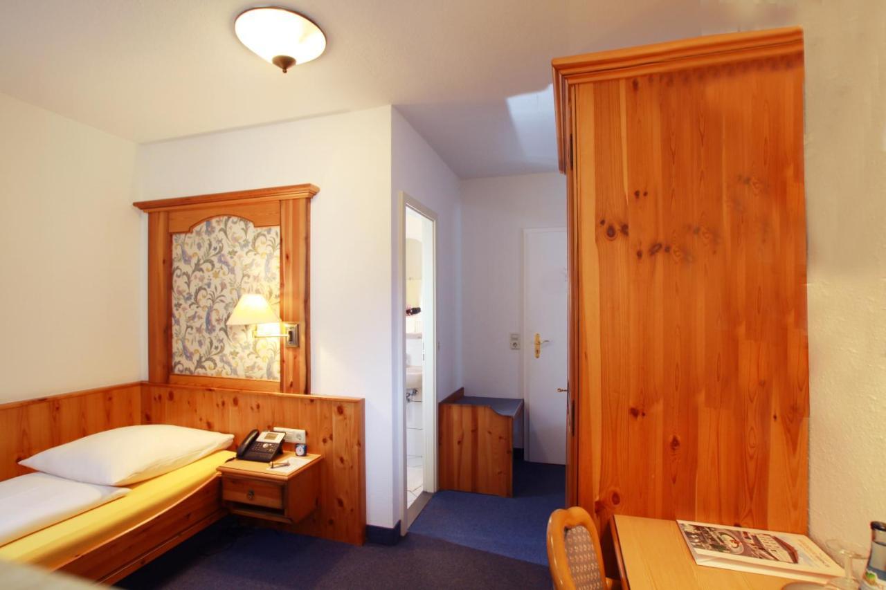 Hotel Goldener Hirsch ฟรีดริชส์ฮาเฟน ภายนอก รูปภาพ