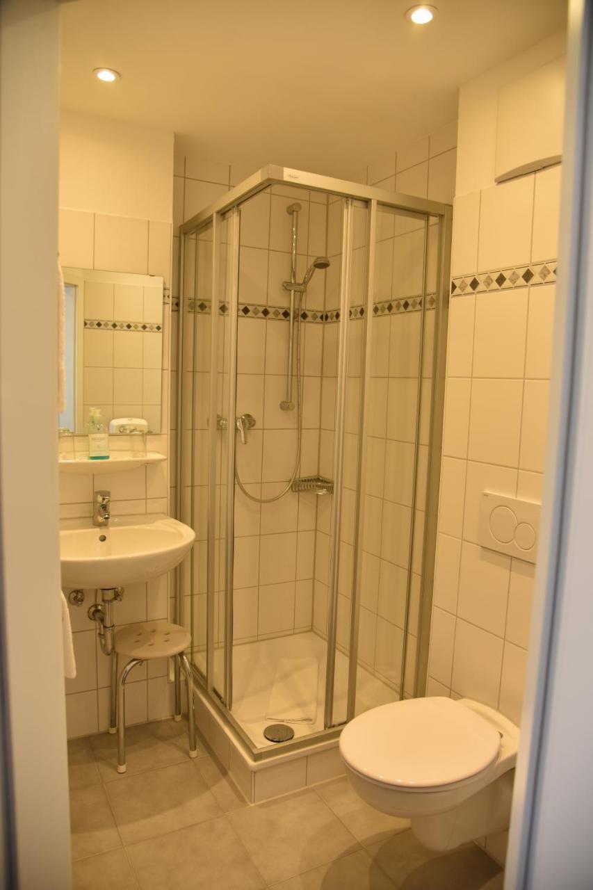 Hotel Goldener Hirsch ฟรีดริชส์ฮาเฟน ภายนอก รูปภาพ