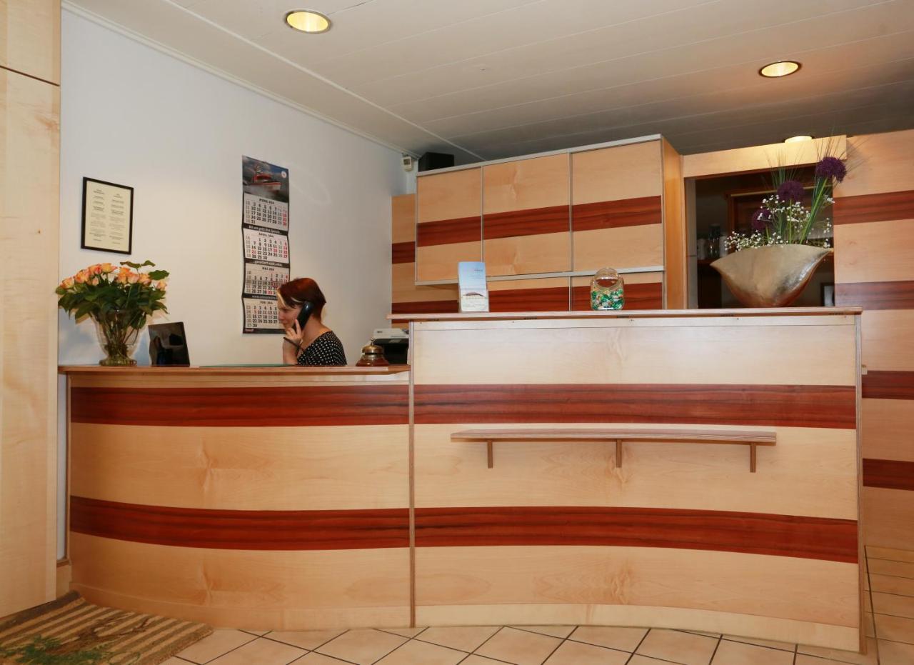 Hotel Goldener Hirsch ฟรีดริชส์ฮาเฟน ภายนอก รูปภาพ