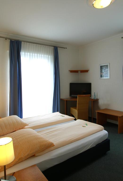 Hotel Goldener Hirsch ฟรีดริชส์ฮาเฟน ภายนอก รูปภาพ