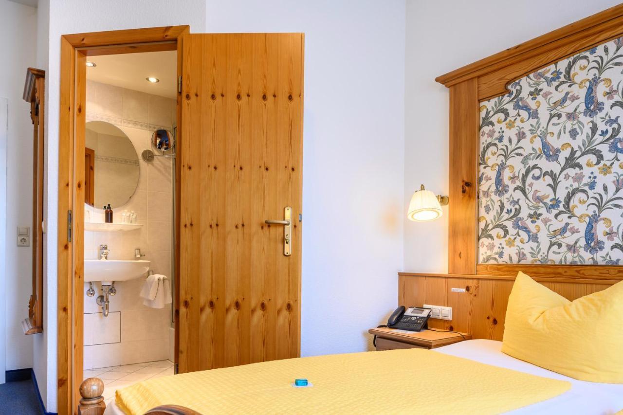 Hotel Goldener Hirsch ฟรีดริชส์ฮาเฟน ภายนอก รูปภาพ
