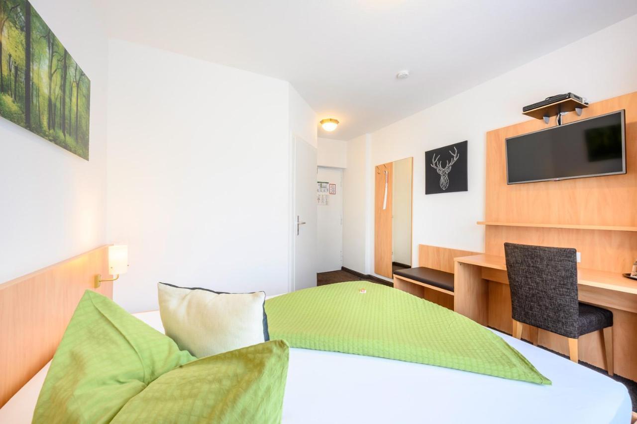 Hotel Goldener Hirsch ฟรีดริชส์ฮาเฟน ภายนอก รูปภาพ