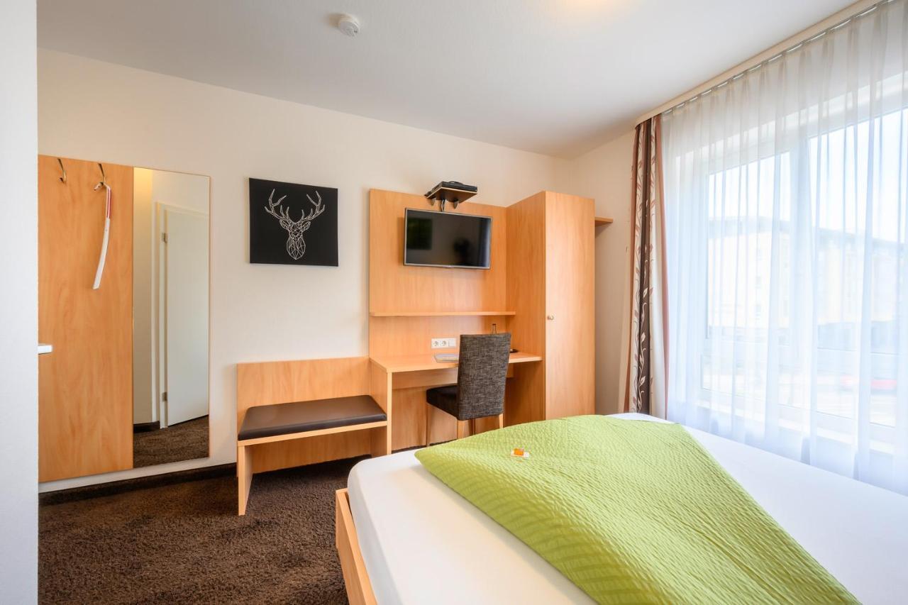 Hotel Goldener Hirsch ฟรีดริชส์ฮาเฟน ภายนอก รูปภาพ