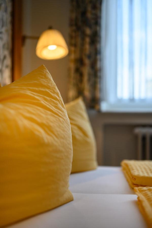 Hotel Goldener Hirsch ฟรีดริชส์ฮาเฟน ภายนอก รูปภาพ