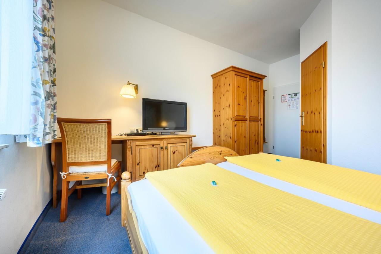 Hotel Goldener Hirsch ฟรีดริชส์ฮาเฟน ภายนอก รูปภาพ